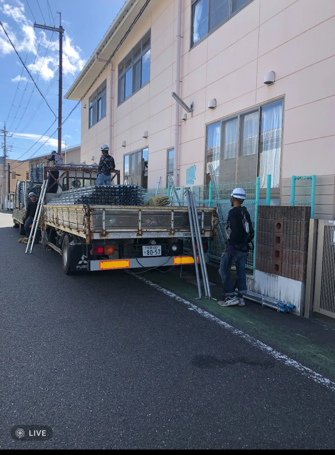 滋賀県草津市笠山1丁目にて資材搬入に伴う交通誘導スタッフを募集しています
