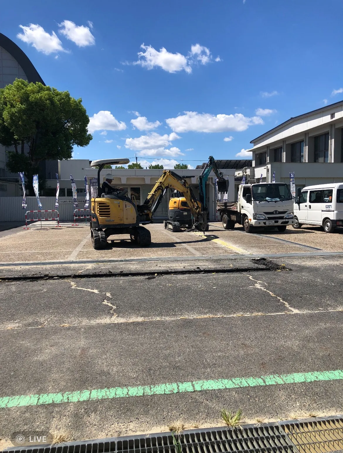 滋賀県守山市三宅町の守山市民運動公園にてアスファルト舗装工事に伴う交通誘導義務を一緒頑張ってくれる仲間を募集しています