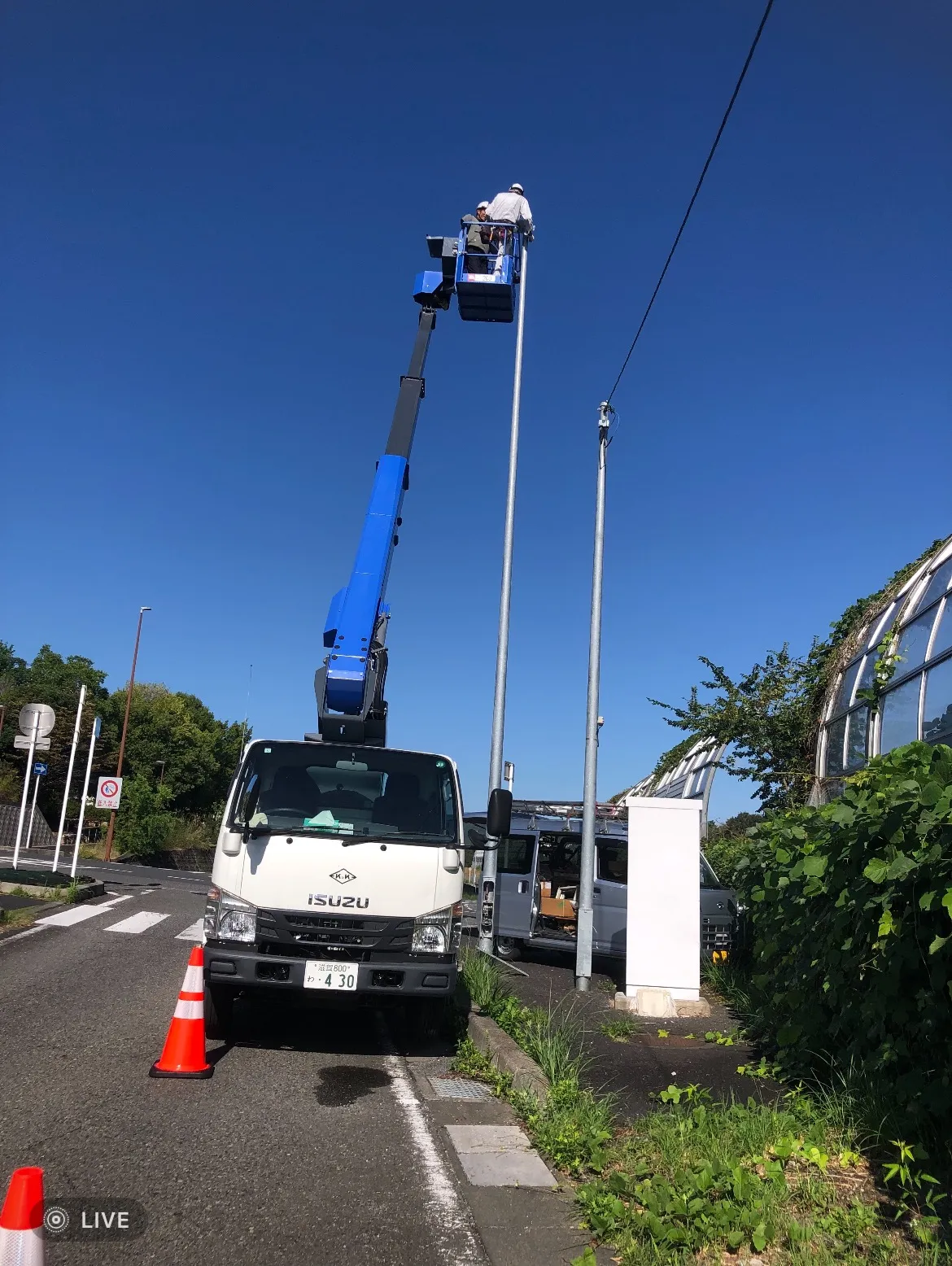 滋賀県大津市鶴の里にて街灯取り替え作業に伴う交通誘導スタッフを募集しています