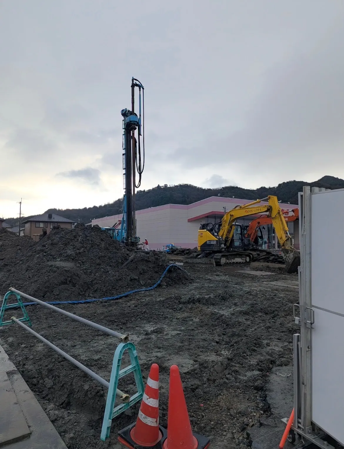 滋賀県東近江市林町のマンション建設に伴う交通誘導を一緒に行なってくれるメンバーを探しています