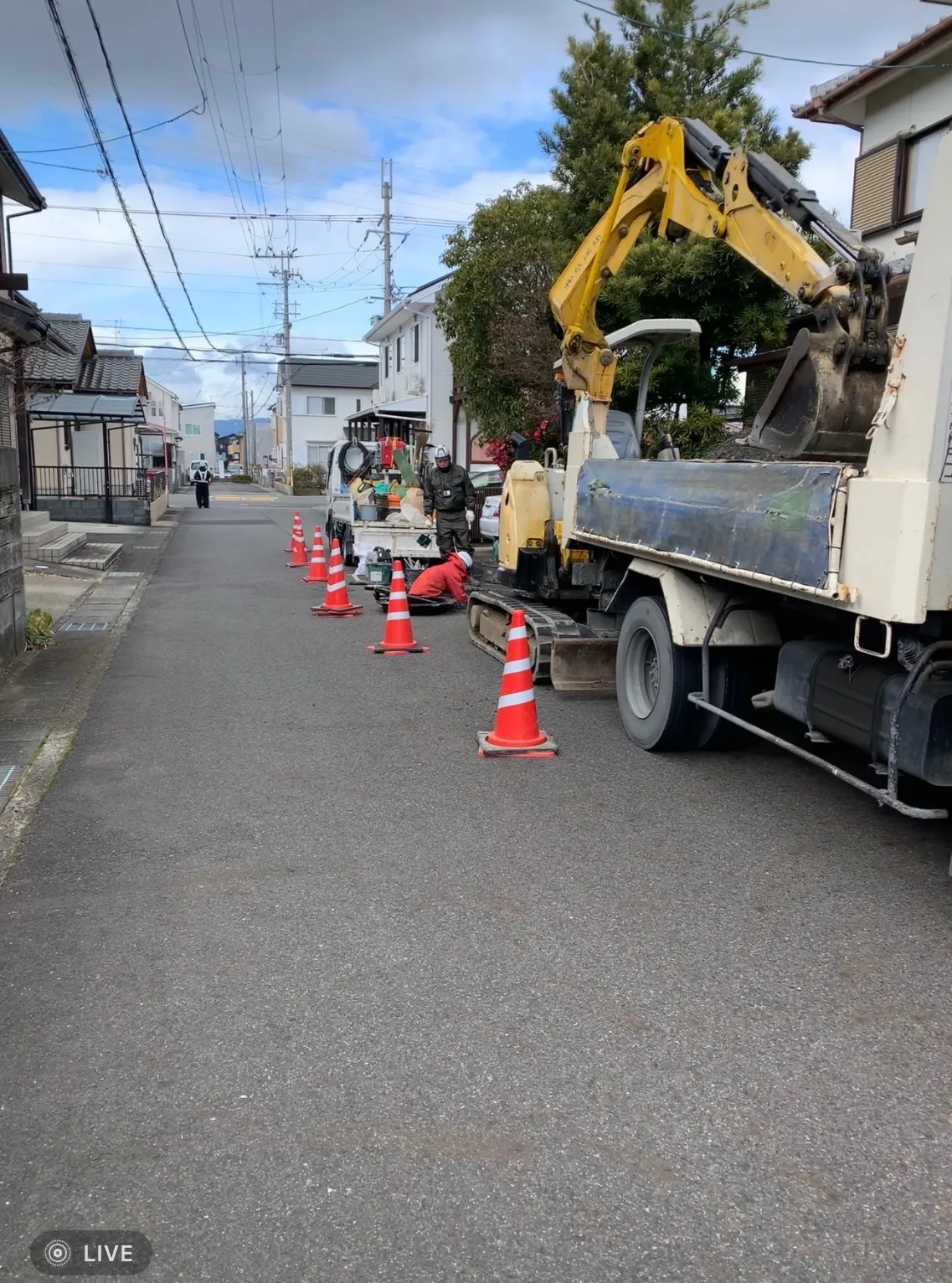 滋賀県栗東市綣8丁目にて水道工事作業に伴う交通誘導を一緒に頑張ってくれるスタッフを募集しています