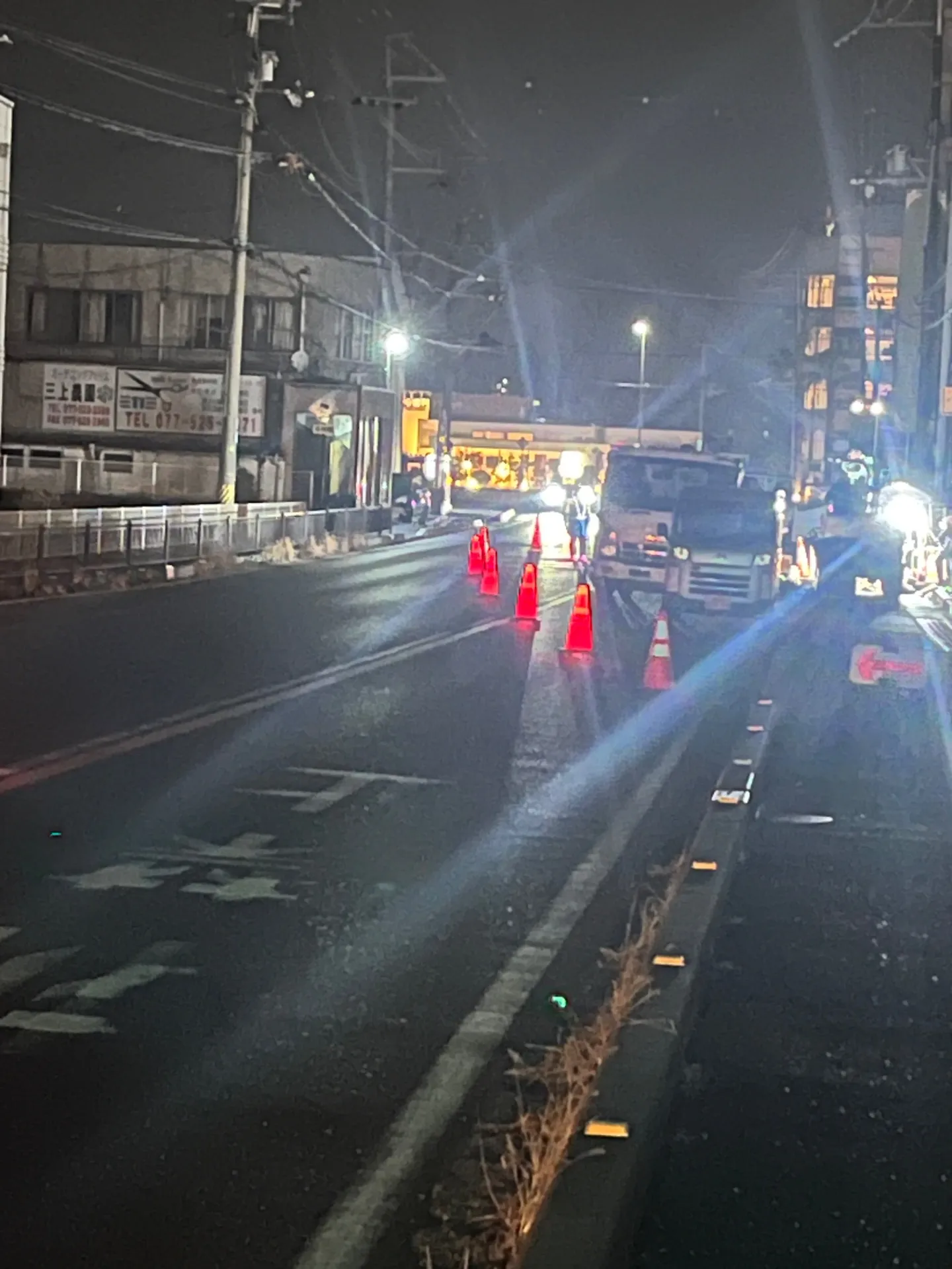 滋賀県大津市鏡が浜にて夜間ガス工事作業に伴う交通誘導を一緒に頑張ってくれる仲間を募集しています