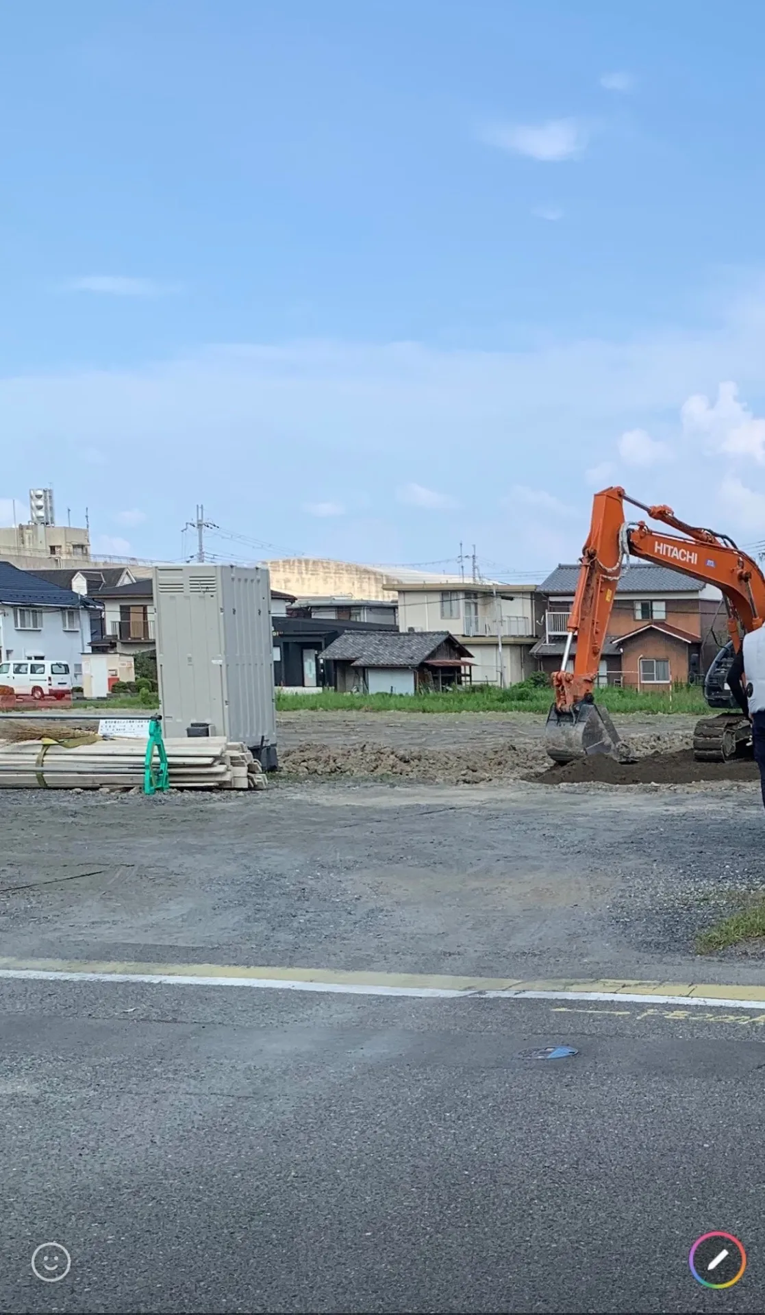 滋賀県栗東市坊袋の造成予定地にて工事車両搬入出に伴う交通誘導を一緒にやってくれる仲間を探しています