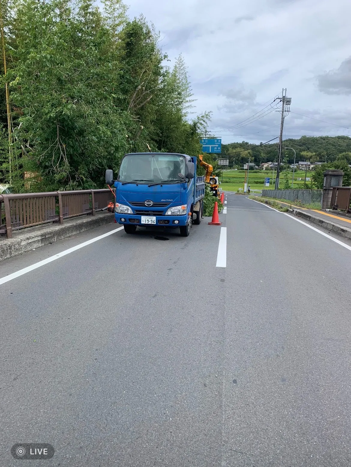 滋賀県大津市上田上大鳥居町にて伐採作業に伴う交通誘導スタッフを募集しています