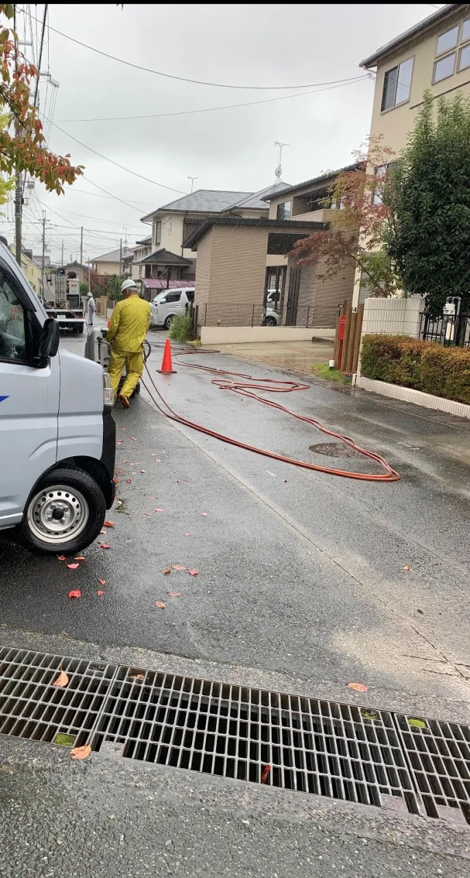 滋賀県大津市月輪4丁目にてカッター作業に伴う交通誘導スタッフを募集しています